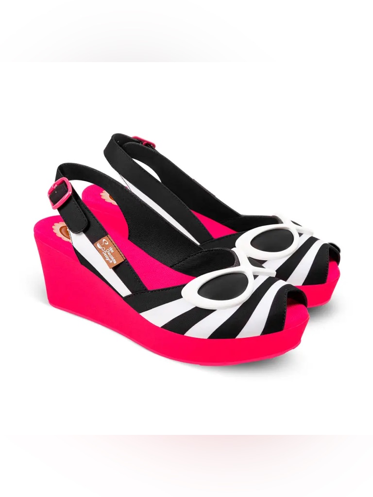 Chocolaticas Malibu Women's Sandal